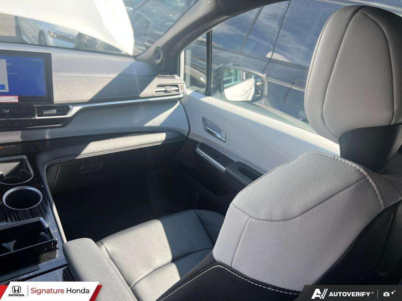 2026 Toyota Sienna XSE Photo