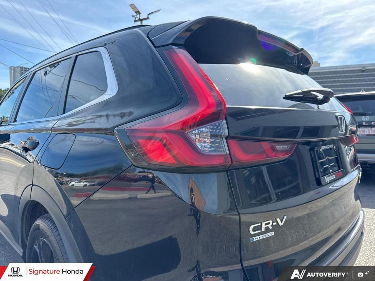 2023 Honda CR-V Hybrid Touring Photo