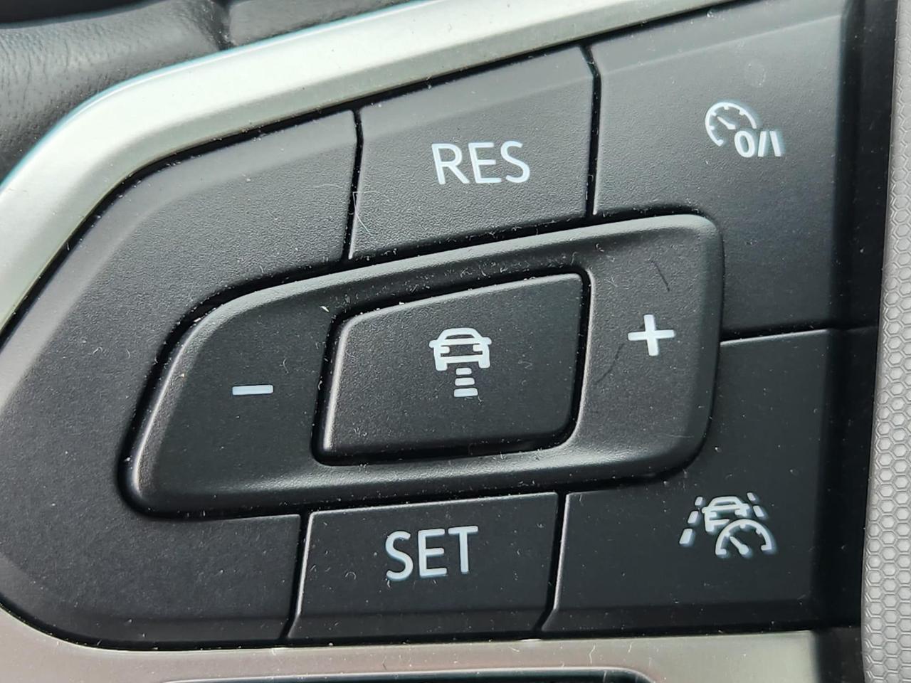 2024 Volkswagen Jetta Comfortline (A8) 4dr Sedan Photo