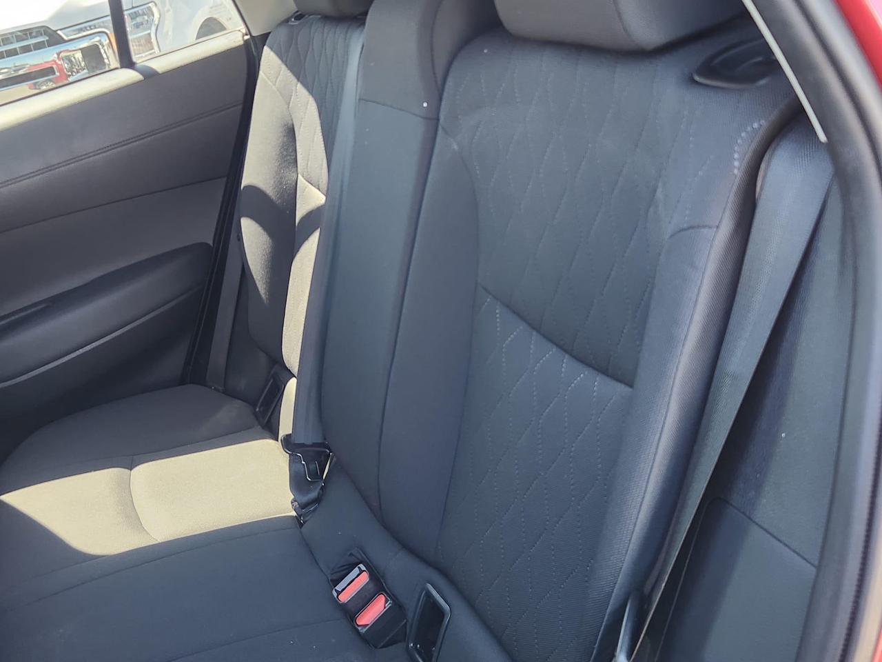 2022 Toyota Corolla Cross LE 4dr All-Wheel Drive Photo3