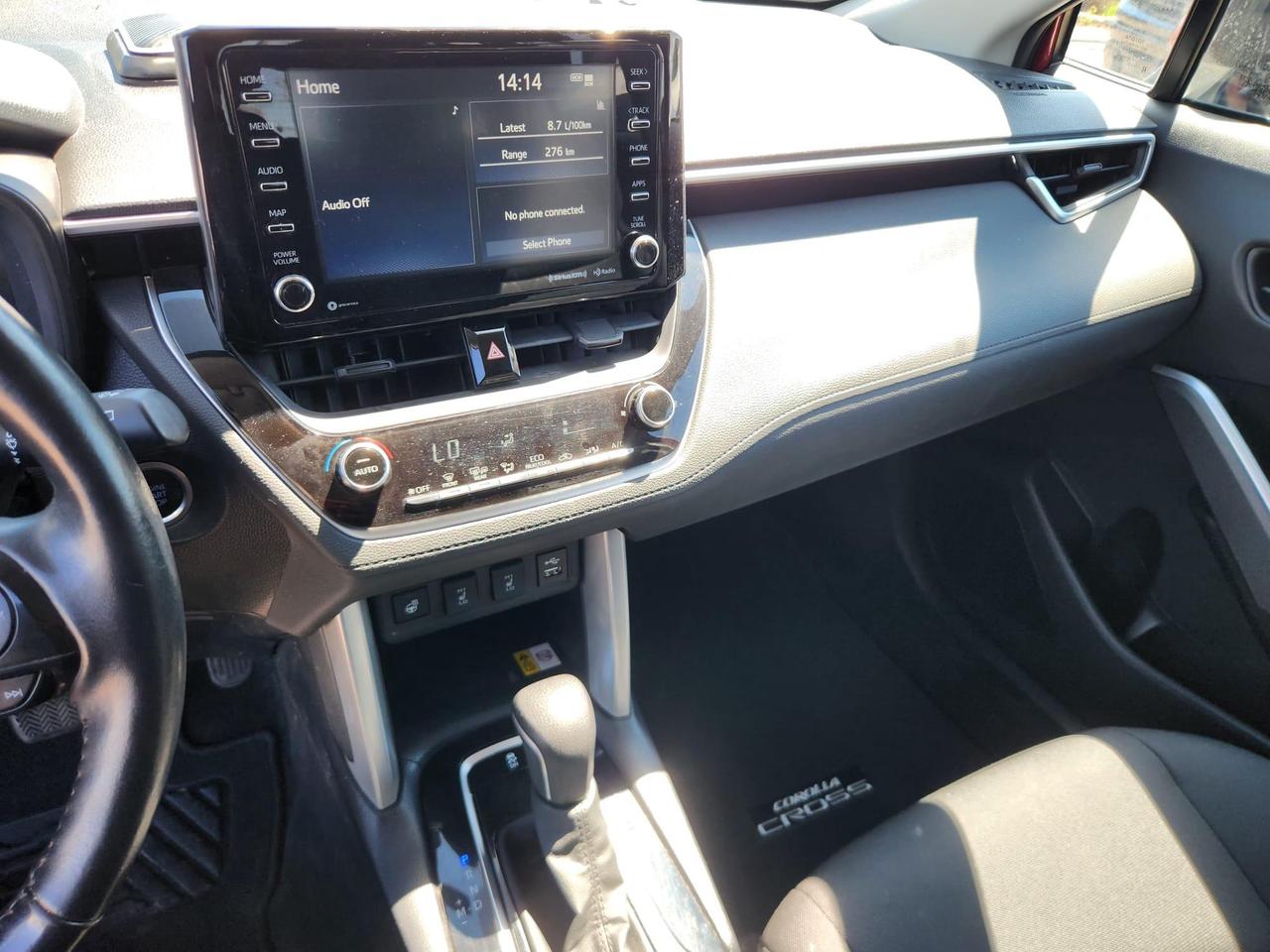2022 Toyota Corolla Cross LE 4dr All-Wheel Drive Photo2