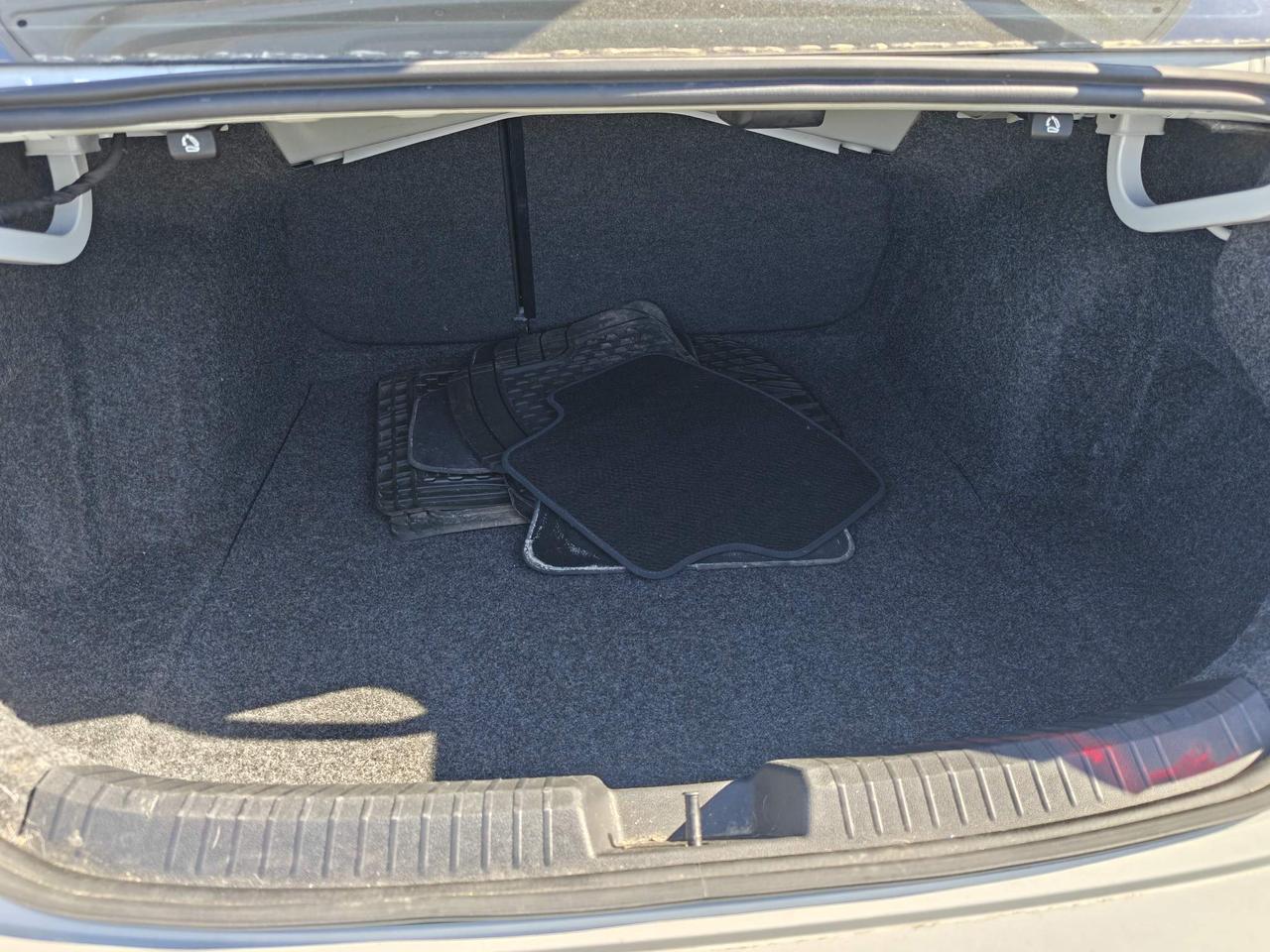2019 Volkswagen Jetta 1.4 TSI Highline (A8) 4dr Sedan Photo2
