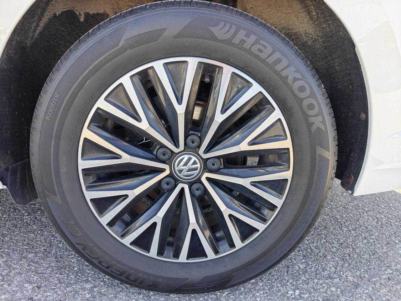 2019 Volkswagen Jetta 1.4 TSI Highline (A8) 4dr Sedan Photo