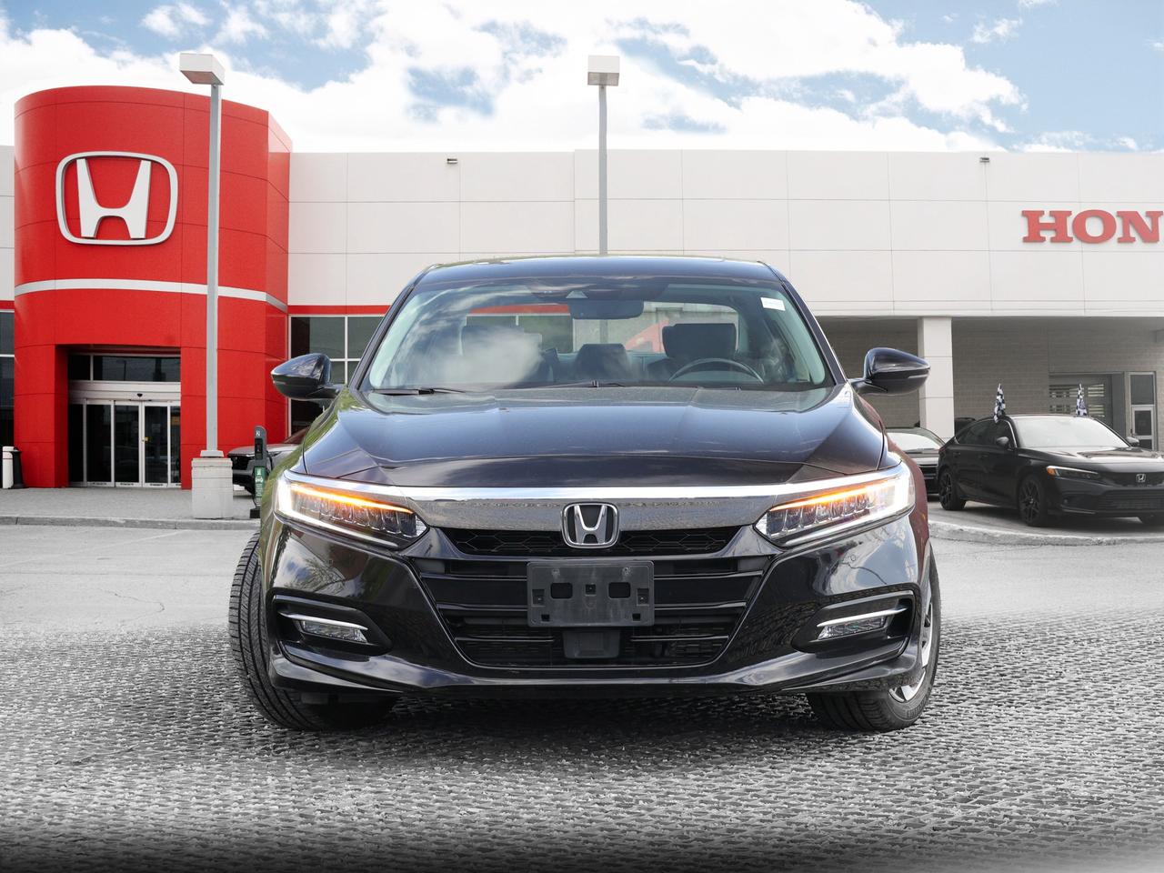 2019 Honda Accord Hybrid Touring 4dr Sedan Photo2