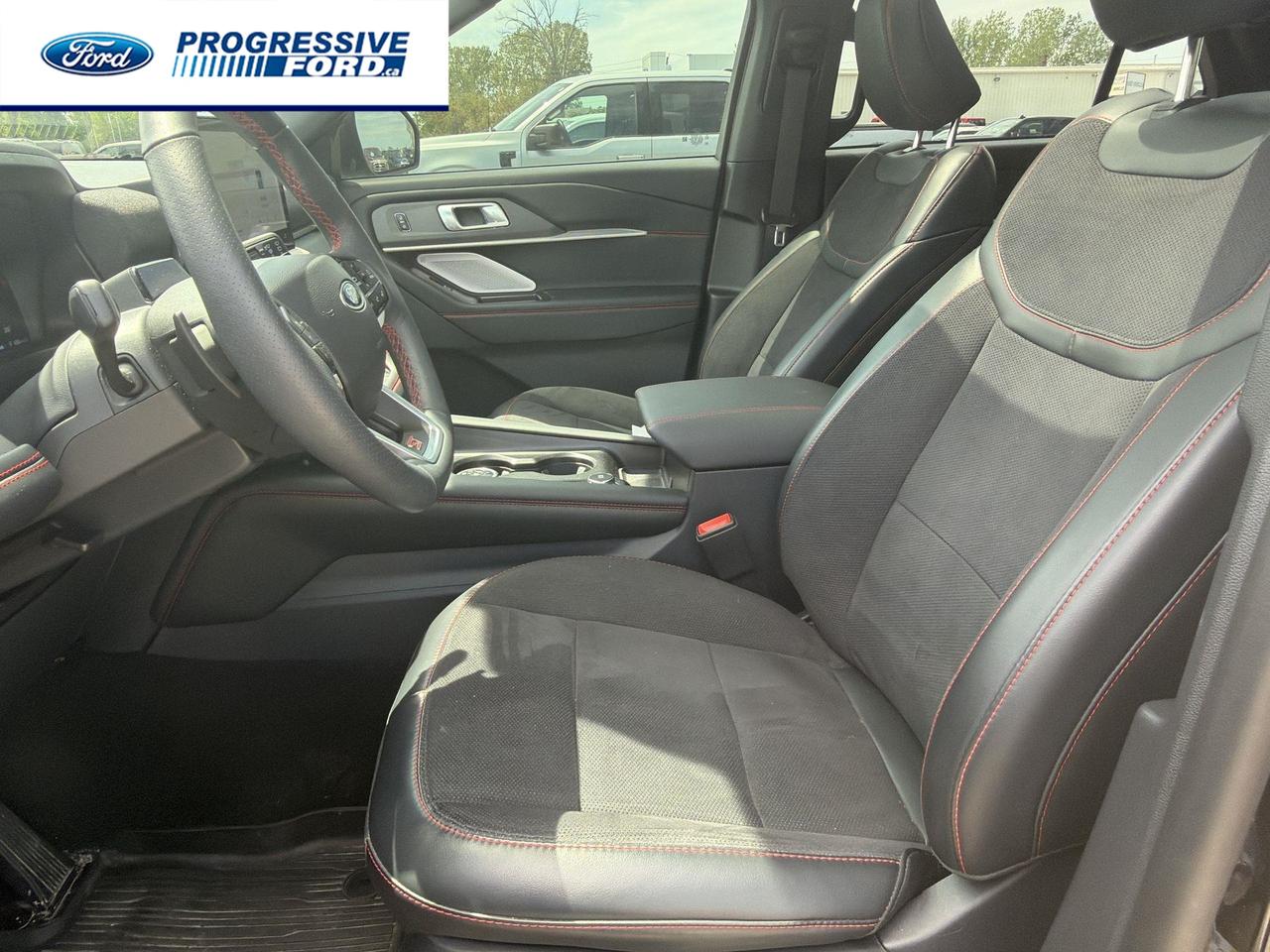 2025 Ford Explorer ST 4dr 4x4 Photo