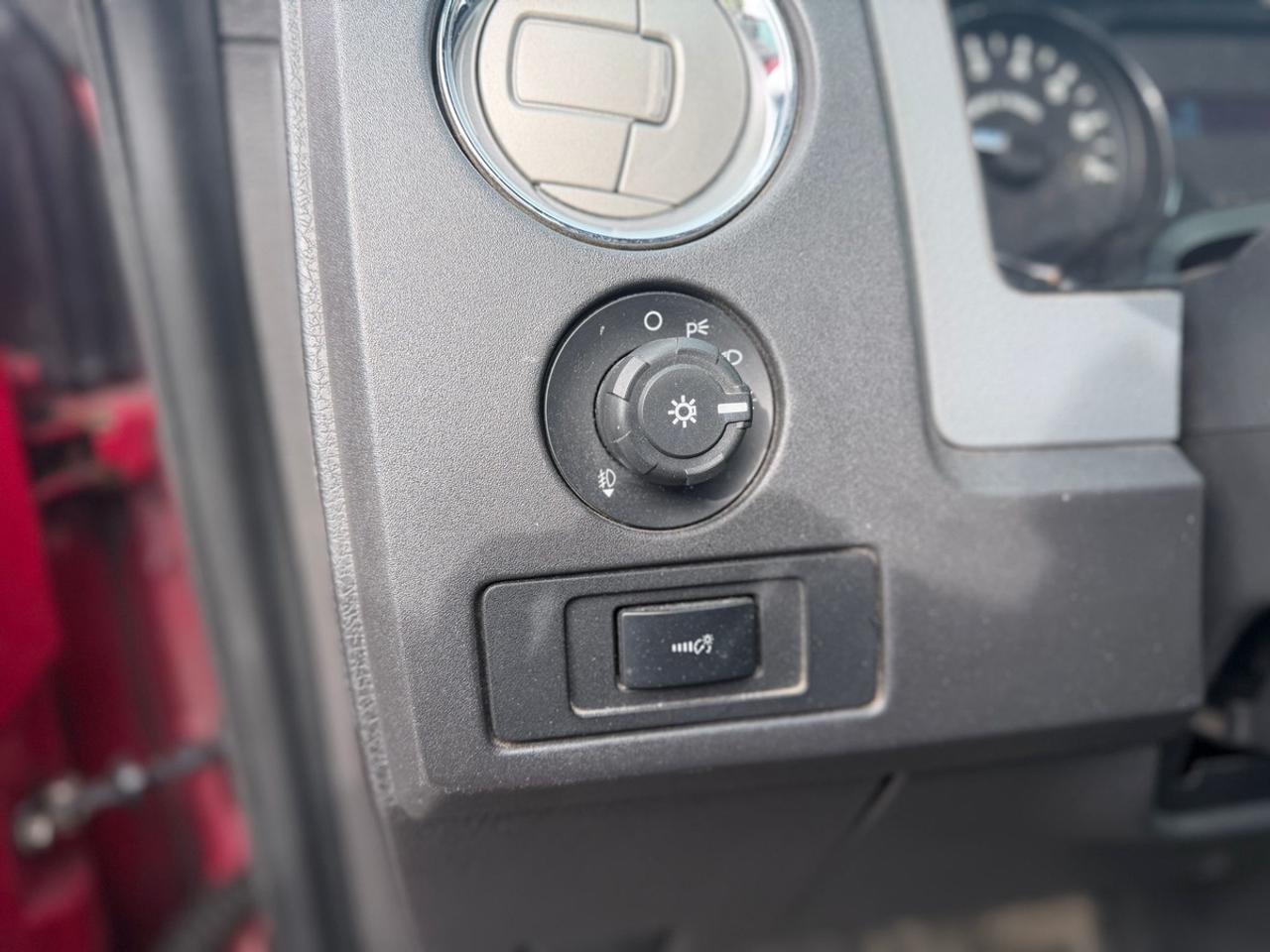 2011 Ford F-150 STX Photo
