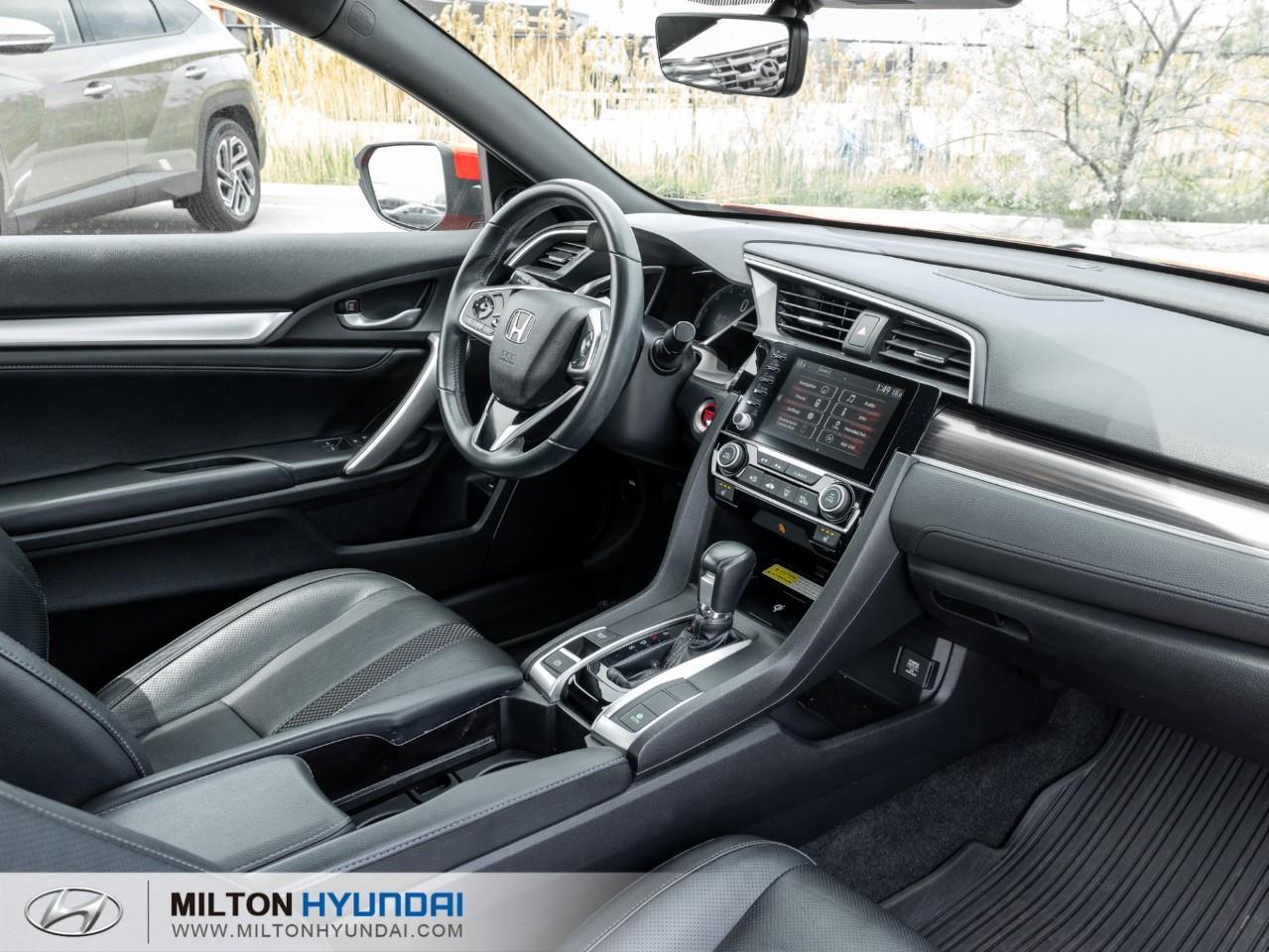 2019 Honda Civic Touring (CVT) 2dr Coupe Photo