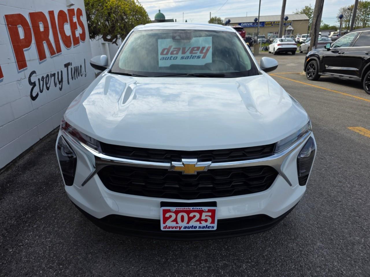 2025 Chevrolet Trax LS 4dr Front-Wheel Drive Photo