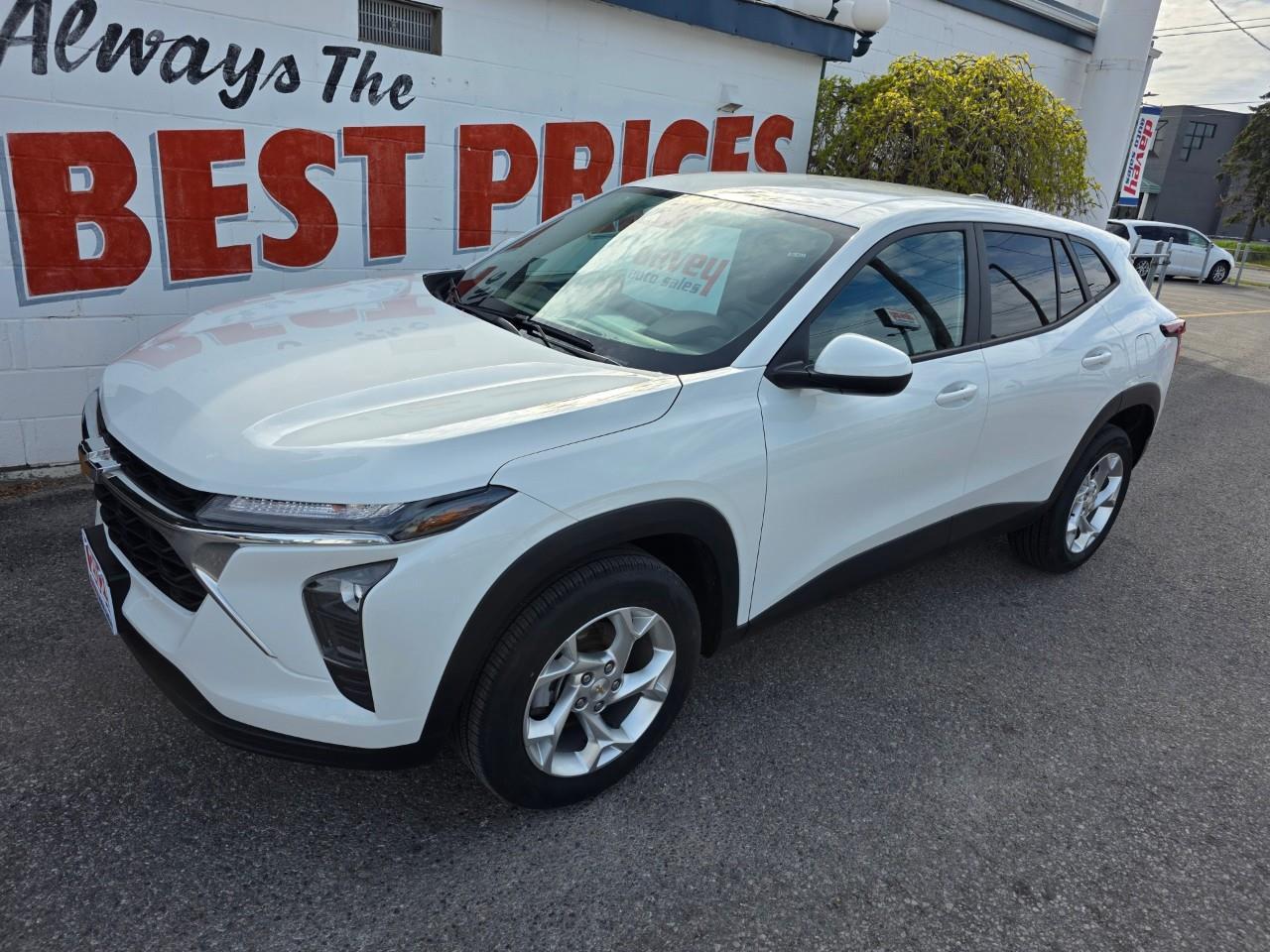 2025 Chevrolet Trax LS 4dr Front-Wheel Drive Photo3
