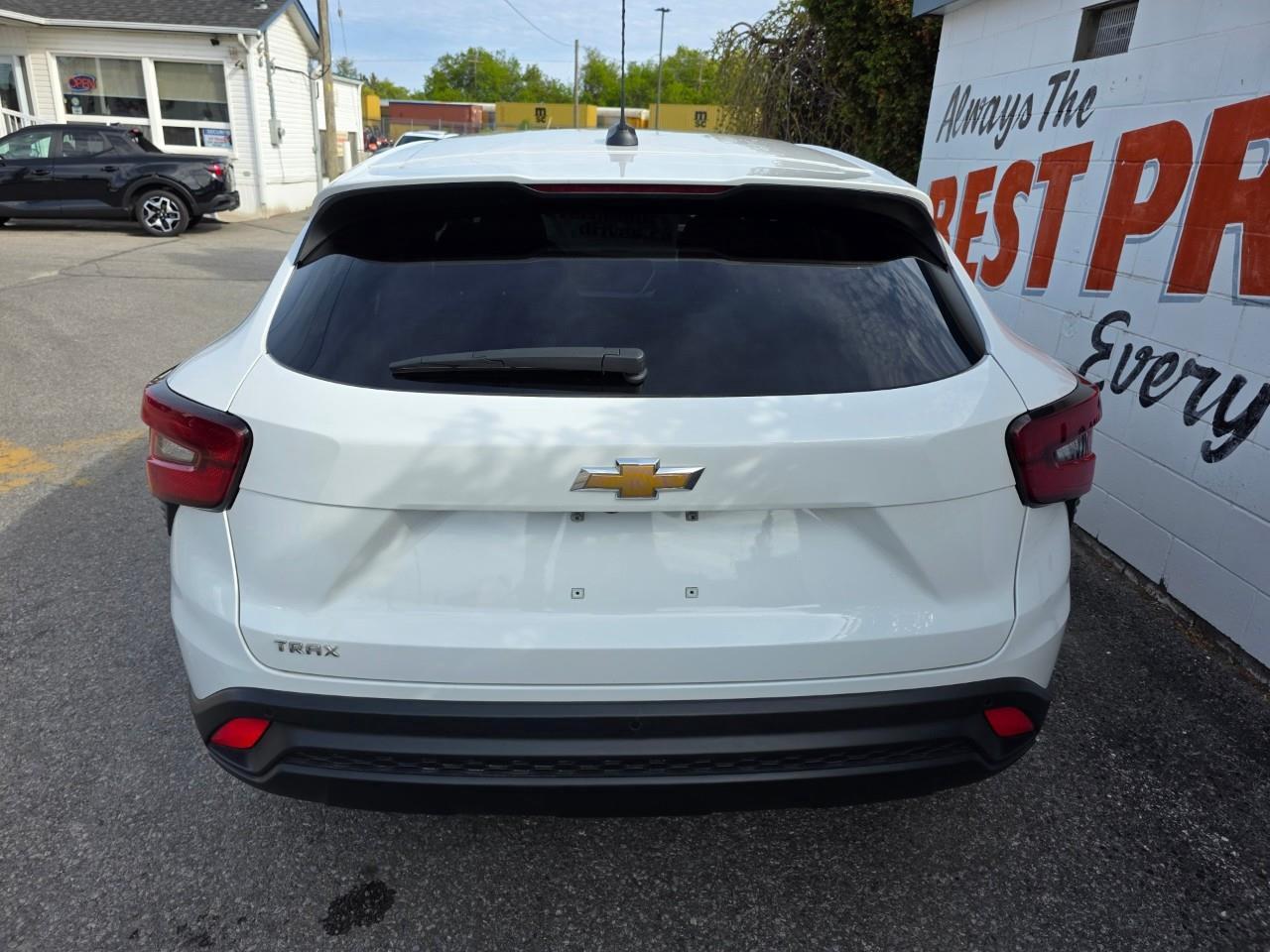 2025 Chevrolet Trax LS 4dr Front-Wheel Drive Photo