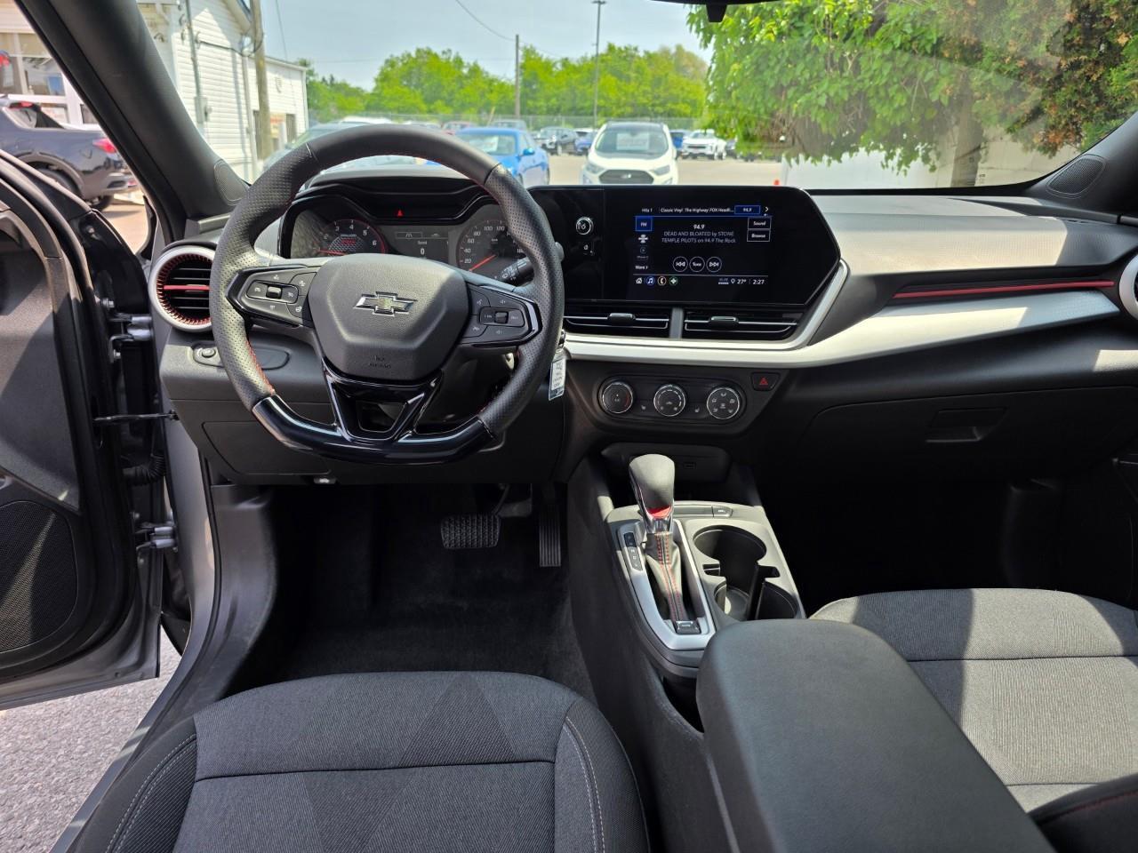 2025 Chevrolet Trax 1RS 4dr Front-Wheel Drive Photo