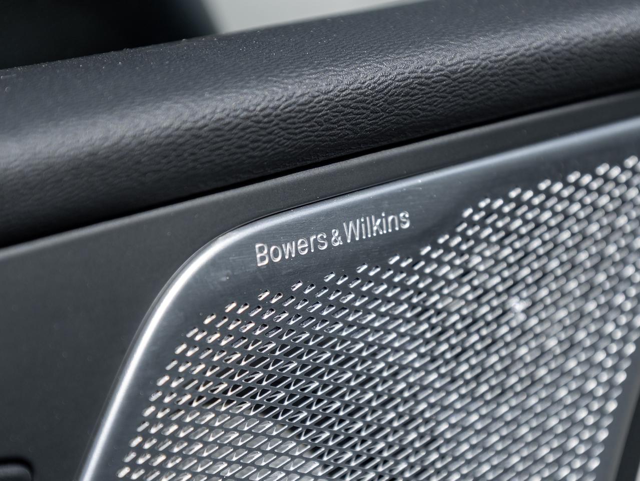 2026 Volvo XC60 Recharge T8 AWD ULTRA  PLUG-IN HYBRID  BOWERS & WILKINS Photo