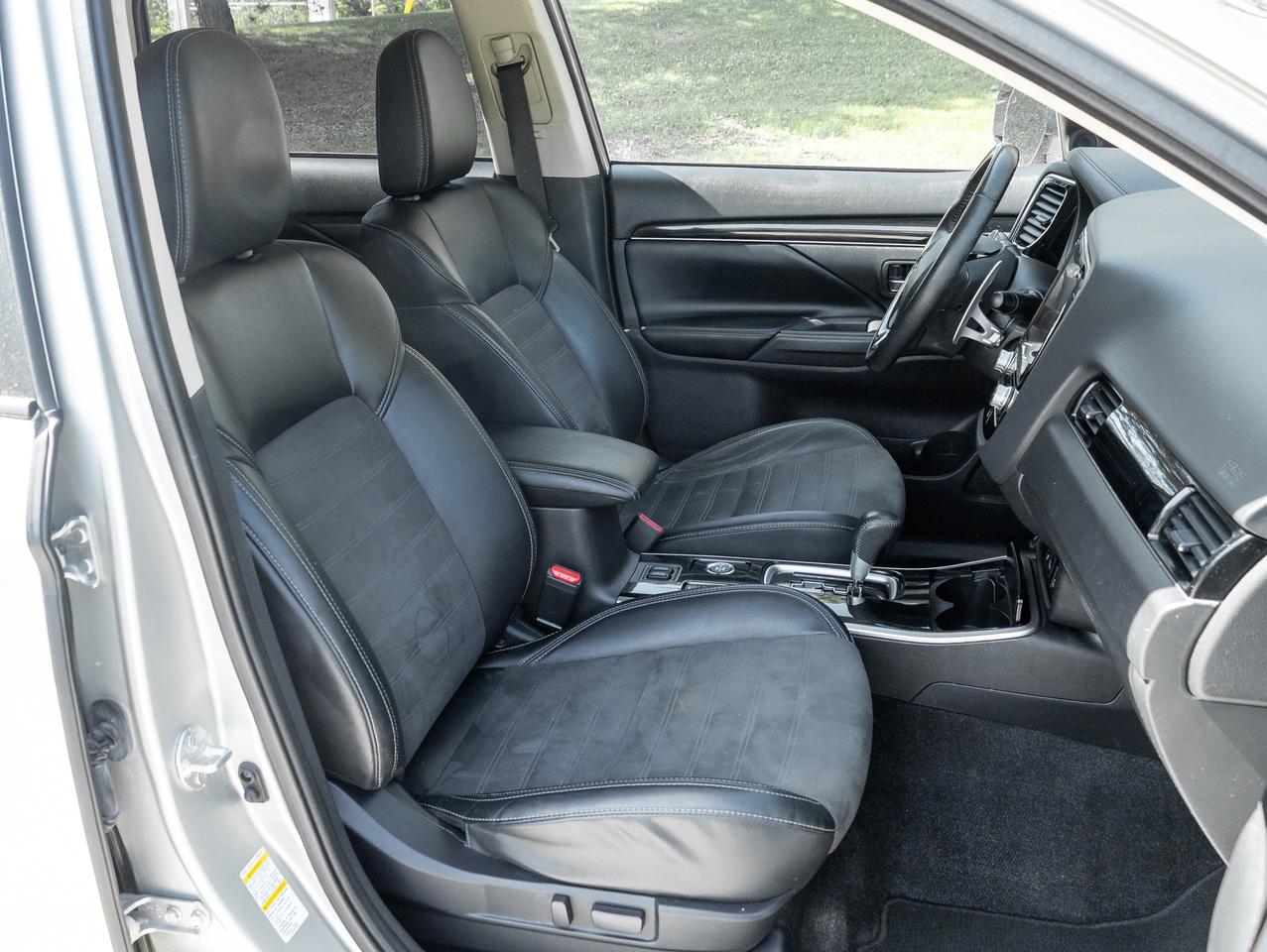 2020 Mitsubishi Outlander SEL S-AWC V6   AVAILABLE FOR FINANCING Photo