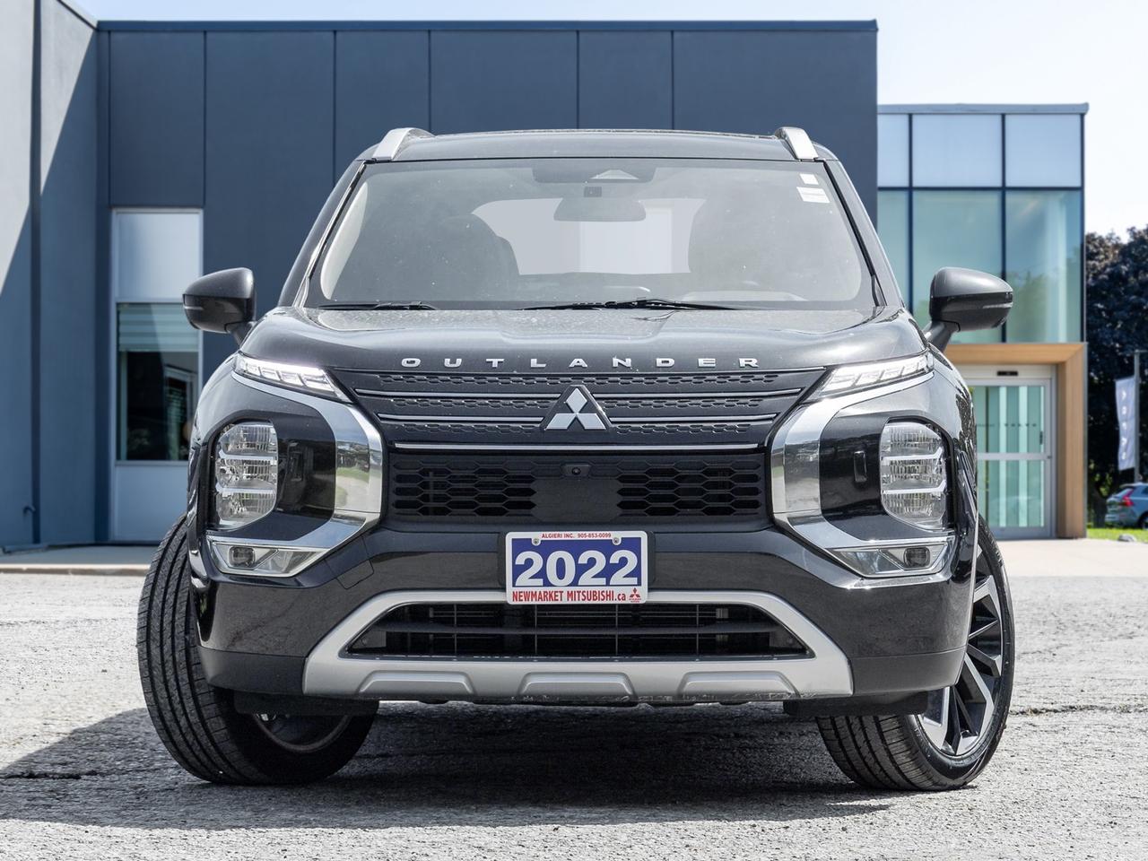 2022 Mitsubishi Outlander LE S-AWC   CPO FINANCE RATES FOR AS LOW AS 0.90% Photo