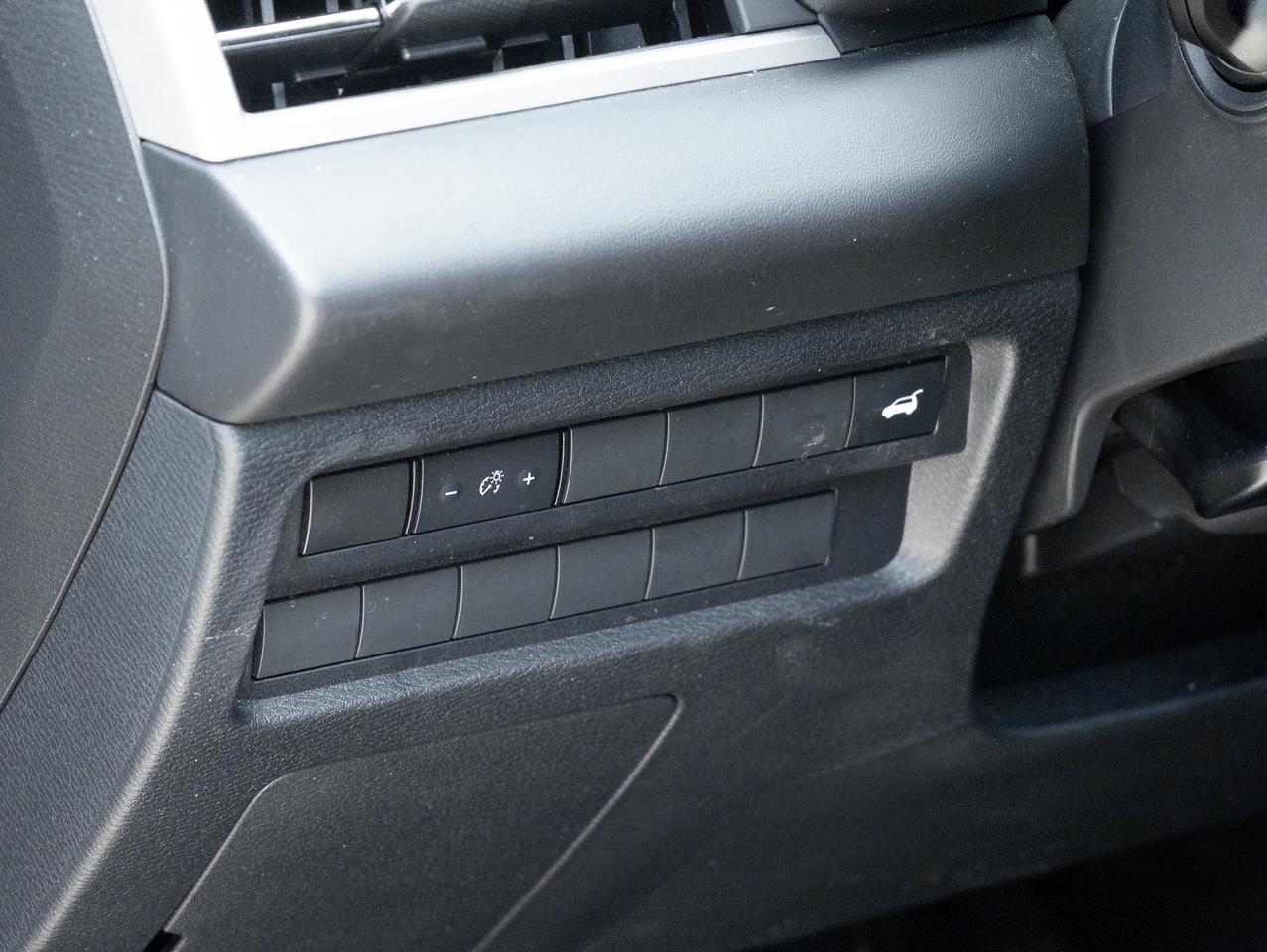 2022 Mitsubishi Outlander LE S-AWC   CPO FINANCE RATES FOR AS LOW AS 0.90% Photo