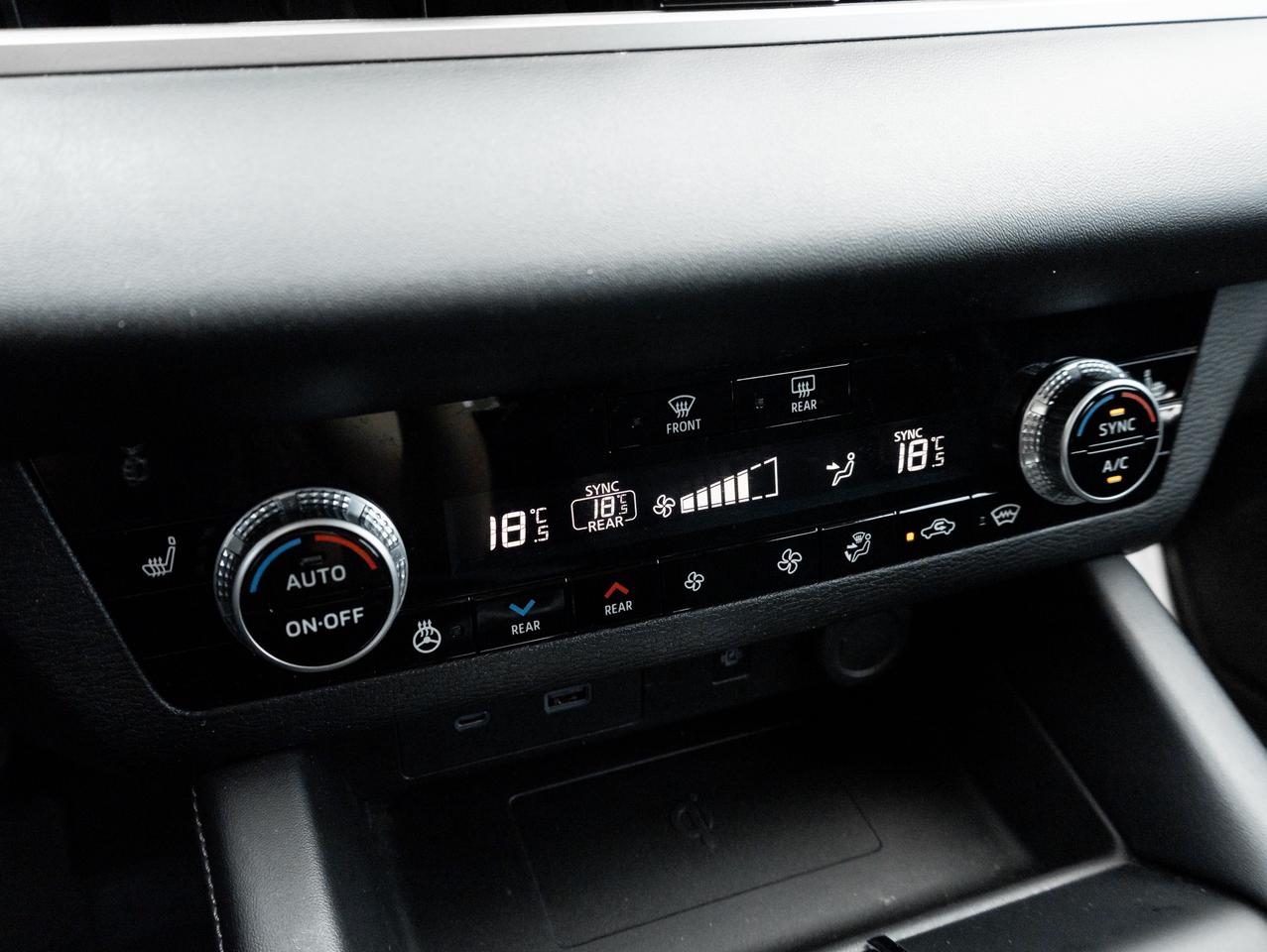 2022 Mitsubishi Outlander LE S-AWC   CPO FINANCE RATES FOR AS LOW AS 0.90% Photo