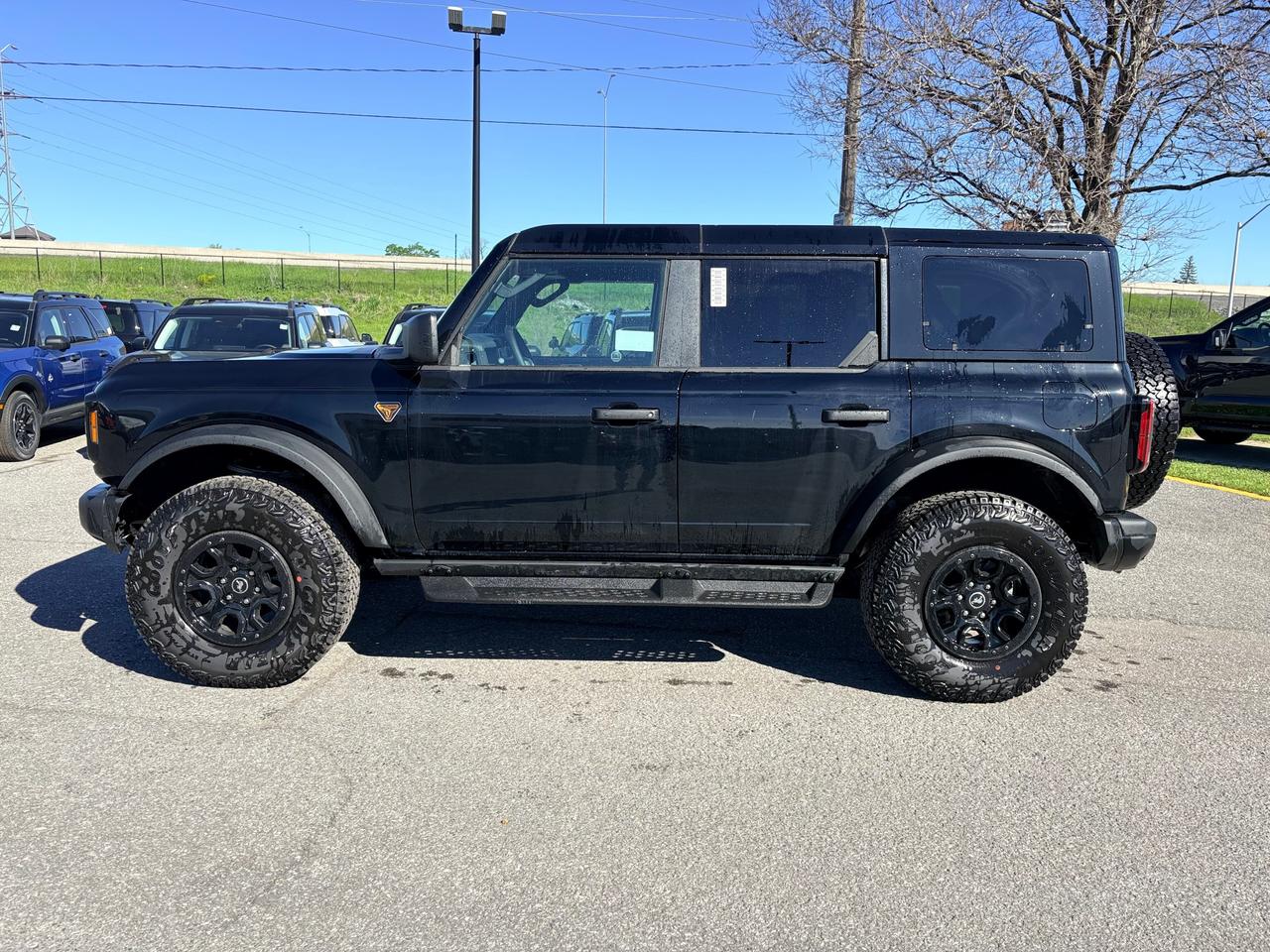 2026 Ford Bronco Badlands 4dr 4x4 Photo2