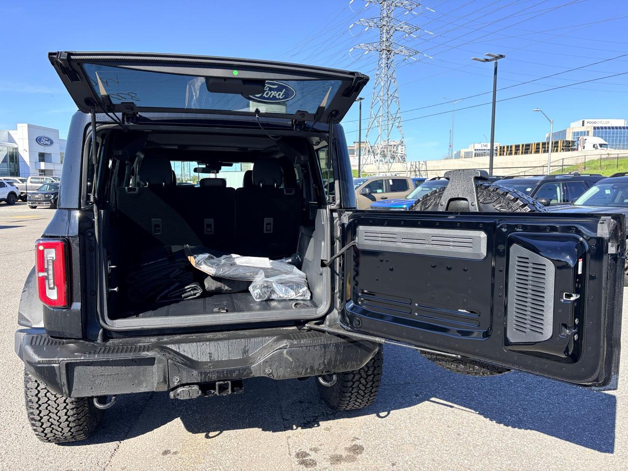 2026 Ford Bronco Badlands 4dr 4x4 Photo