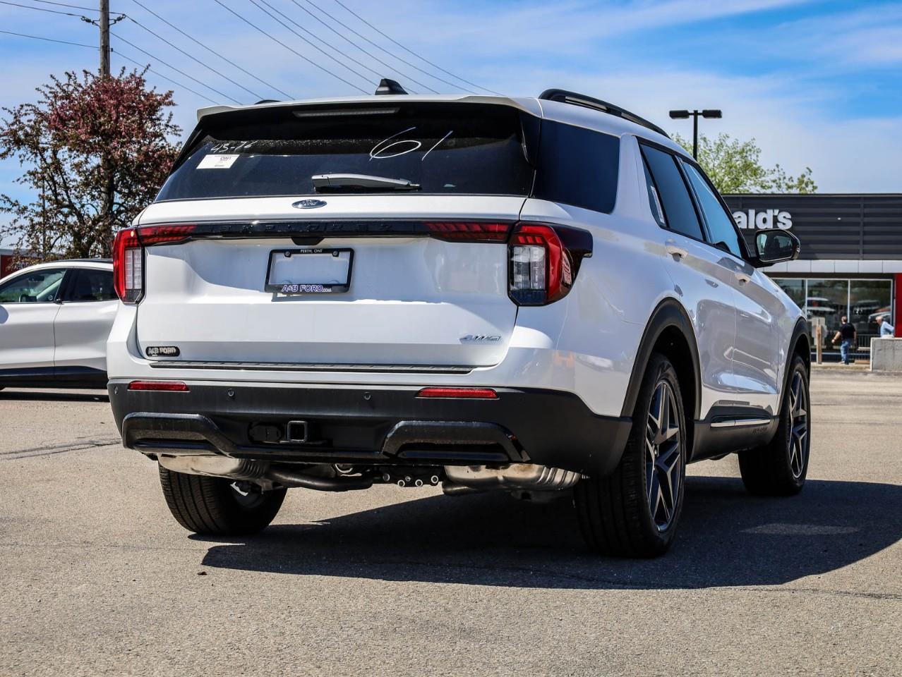 2026 Ford Explorer ST-Line 4dr 4x4 Photo2