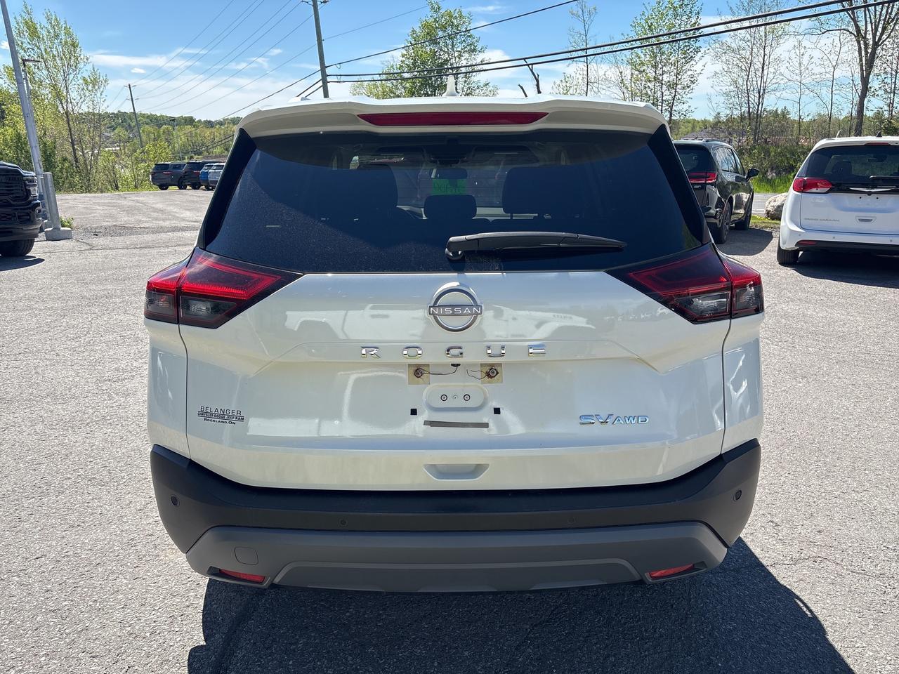 2023 Nissan Rogue SV MOONROOF Photo