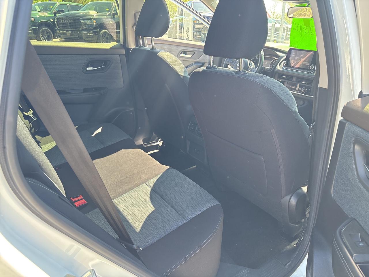 2023 Nissan Rogue SV MOONROOF Photo