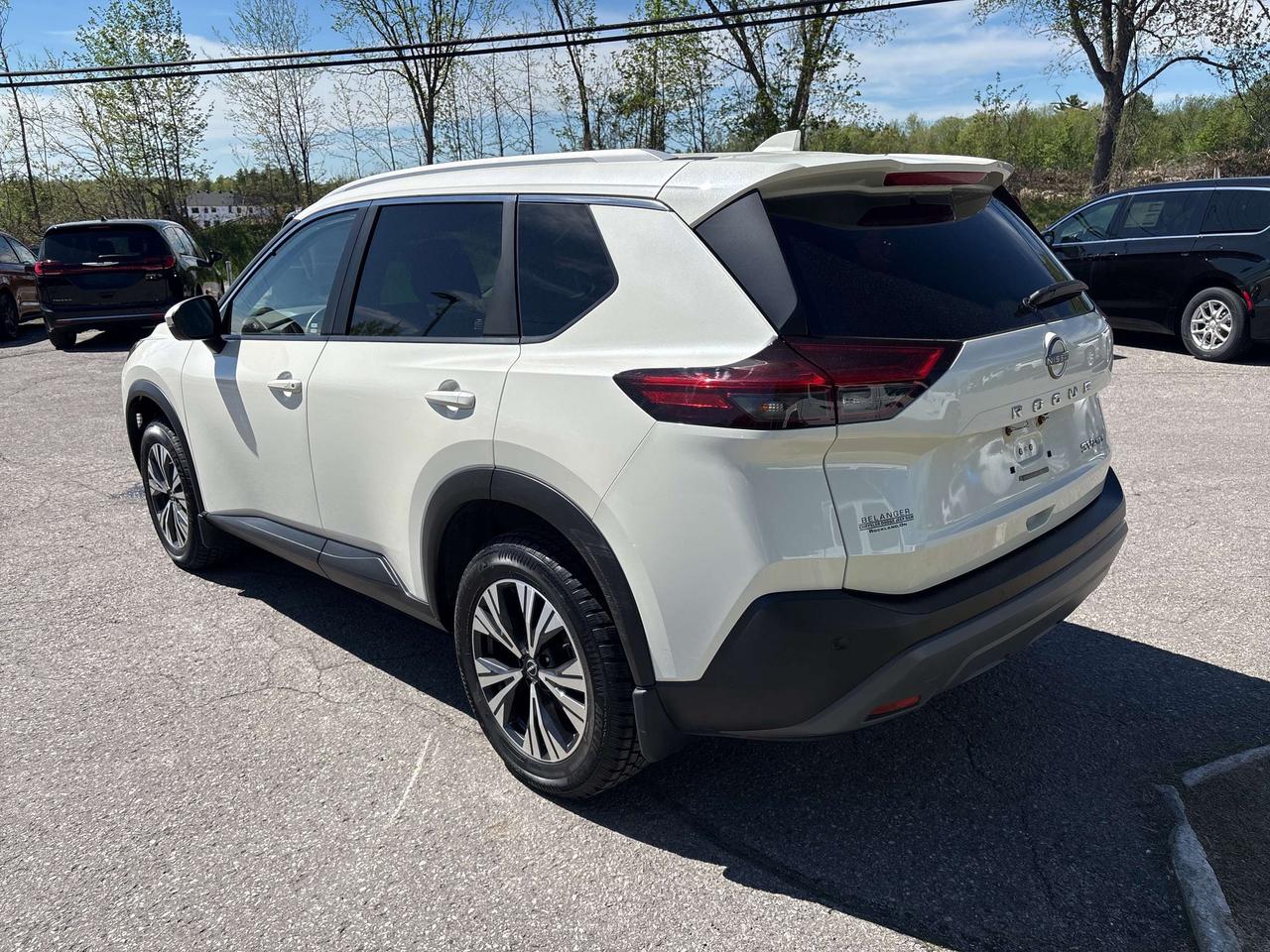 2023 Nissan Rogue SV MOONROOF Photo