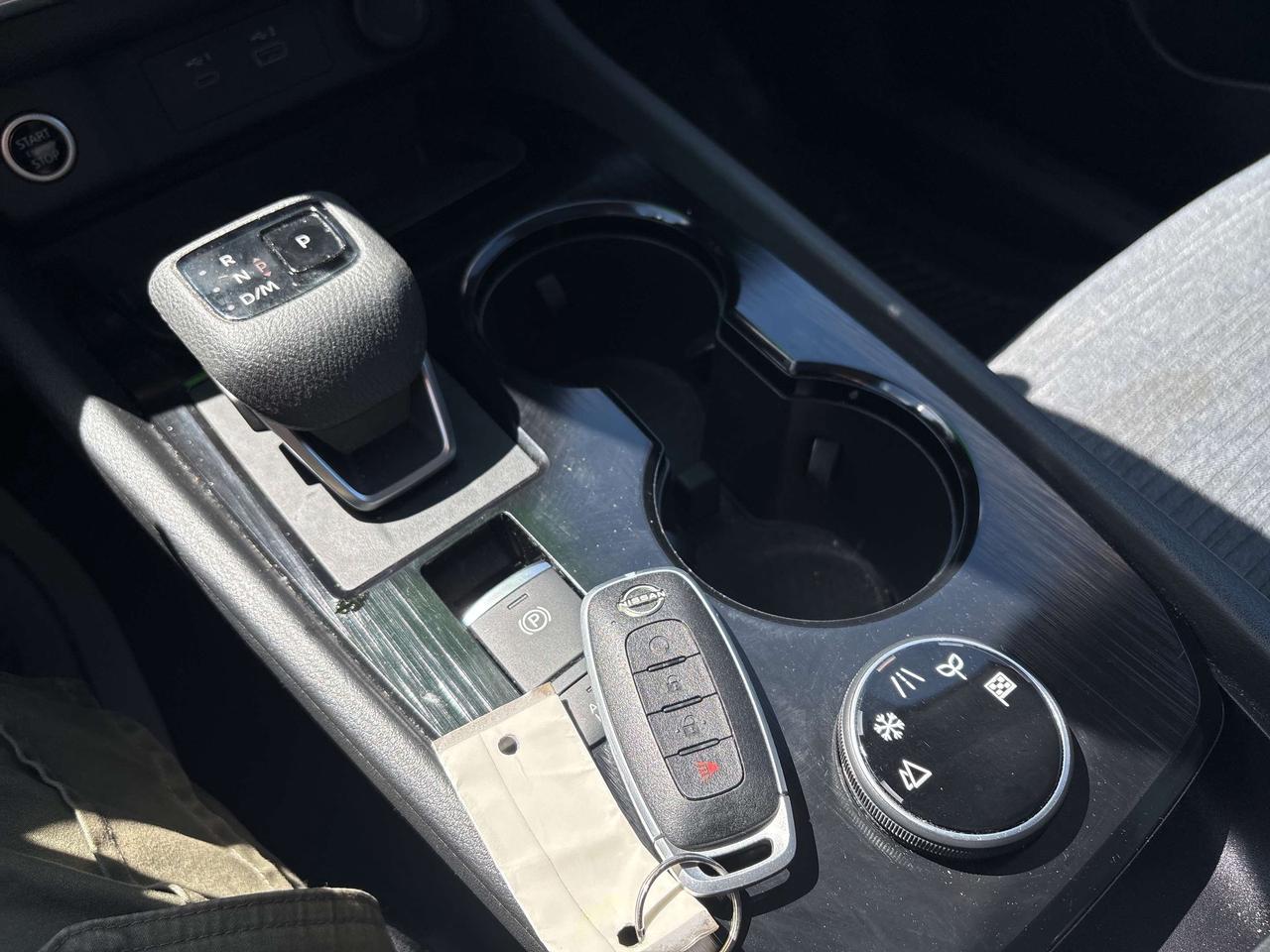 2023 Nissan Rogue SV MOONROOF Photo