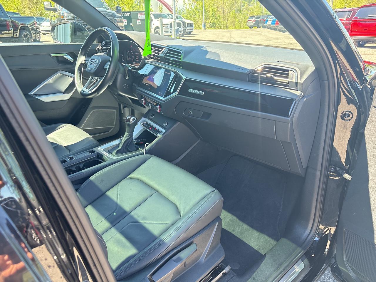 2024 Audi Q3 Komfort S line Photo