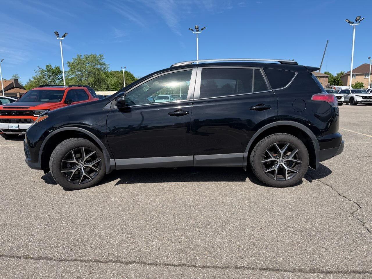 2016 Toyota RAV4 SE AWD   HTD SEATS   SUNROOF   BLUETOOTH Photo