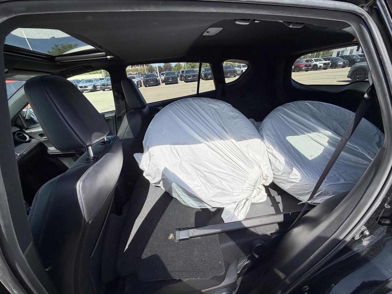 2016 Toyota RAV4 SE AWD   HTD SEATS   SUNROOF   BLUETOOTH Photo