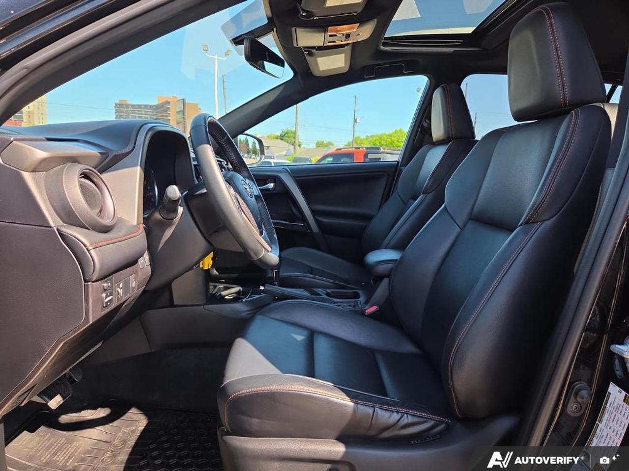 2016 Toyota RAV4 SE AWD   HTD SEATS   SUNROOF   BLUETOOTH Photo
