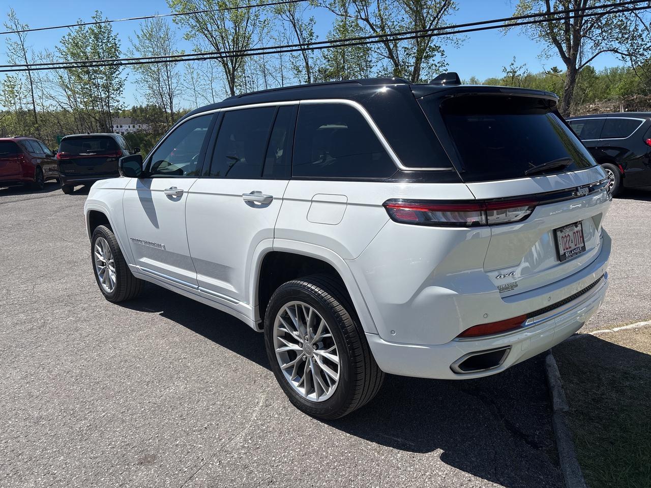 2024 Jeep Grand Cherokee Summit Photo4