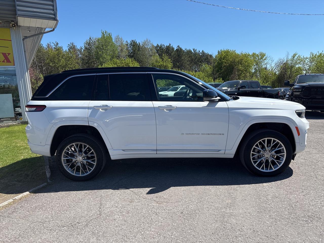 2024 Jeep Grand Cherokee Summit Photo