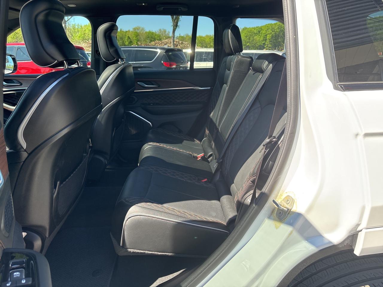 2024 Jeep Grand Cherokee Summit Photo