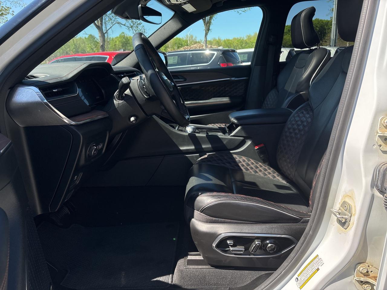 2024 Jeep Grand Cherokee Summit Photo