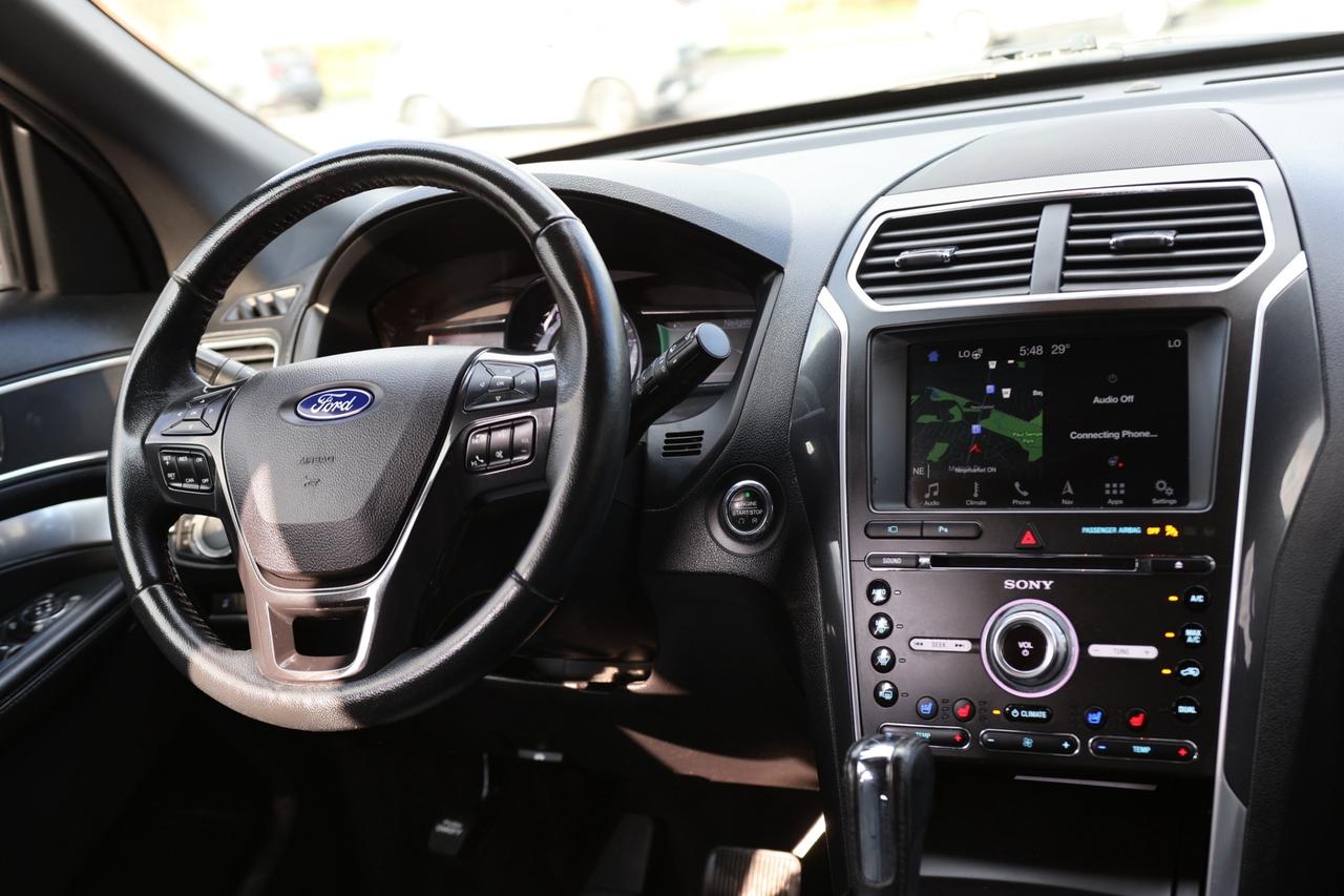 2017 Ford Explorer SPORT-AWD-7PASS-R STARTER/NAV/PANOROOF/LEATHER/P S Photo