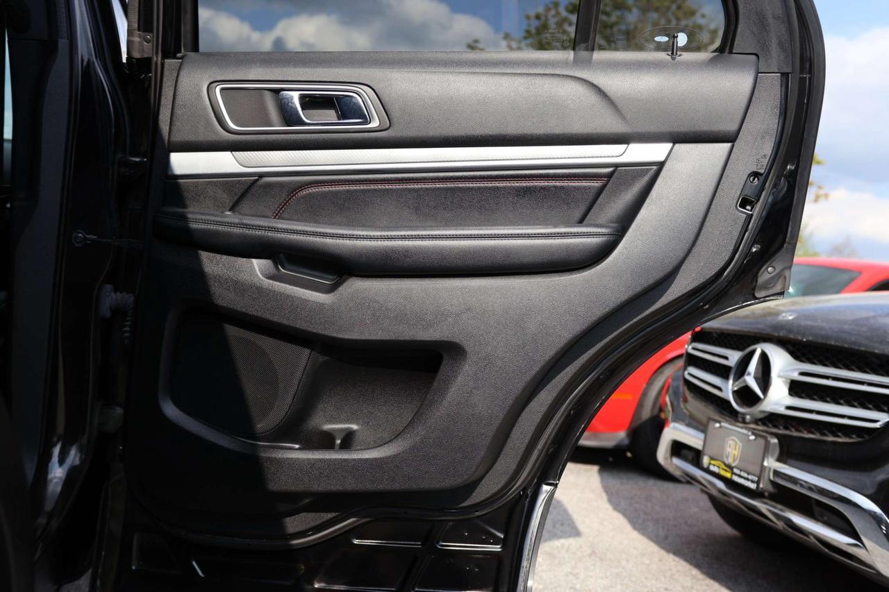 2017 Ford Explorer SPORT-AWD-7PASS-R STARTER/NAV/PANOROOF/LEATHER/H&C SEATS/B CAM/BLIS/P SENSOR/KEYLESS/CARPLAY Photo