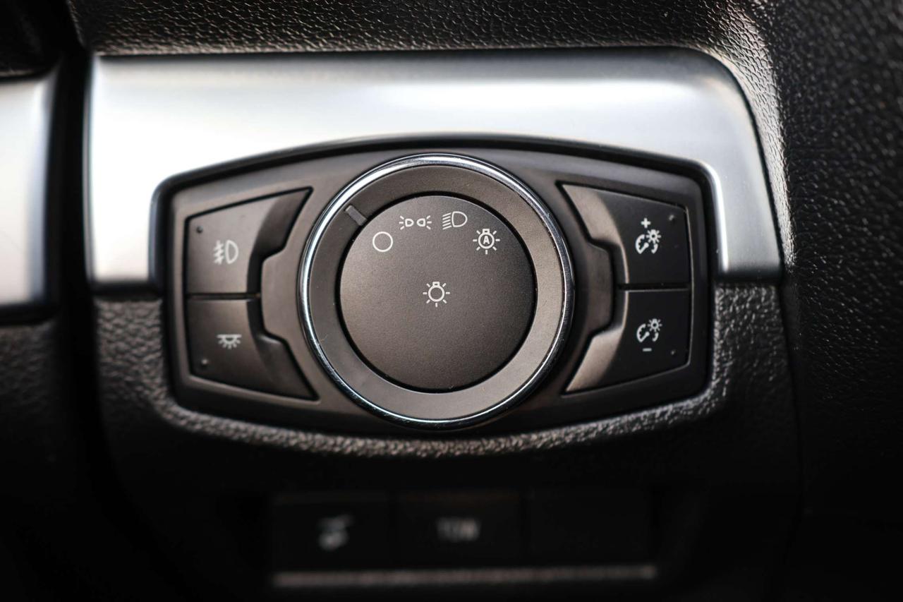 2017 Ford Explorer SPORT-AWD-7PASS-R STARTER/NAV/PANOROOF/LEATHER/H&C SEATS/B CAM/BLIS/P SENSOR/KEYLESS/CARPLAY Photo