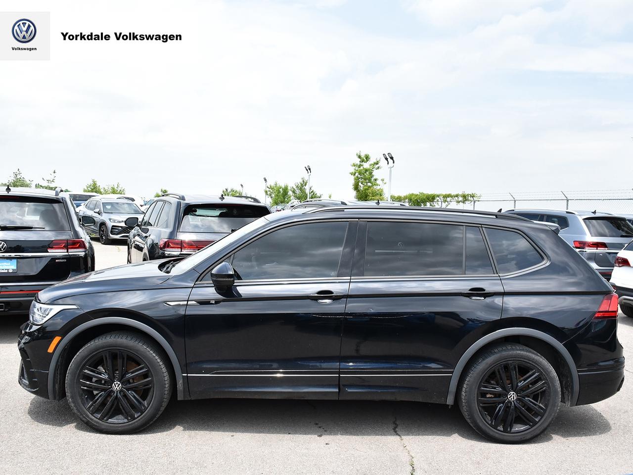 2022 Volkswagen Tiguan  Photo2