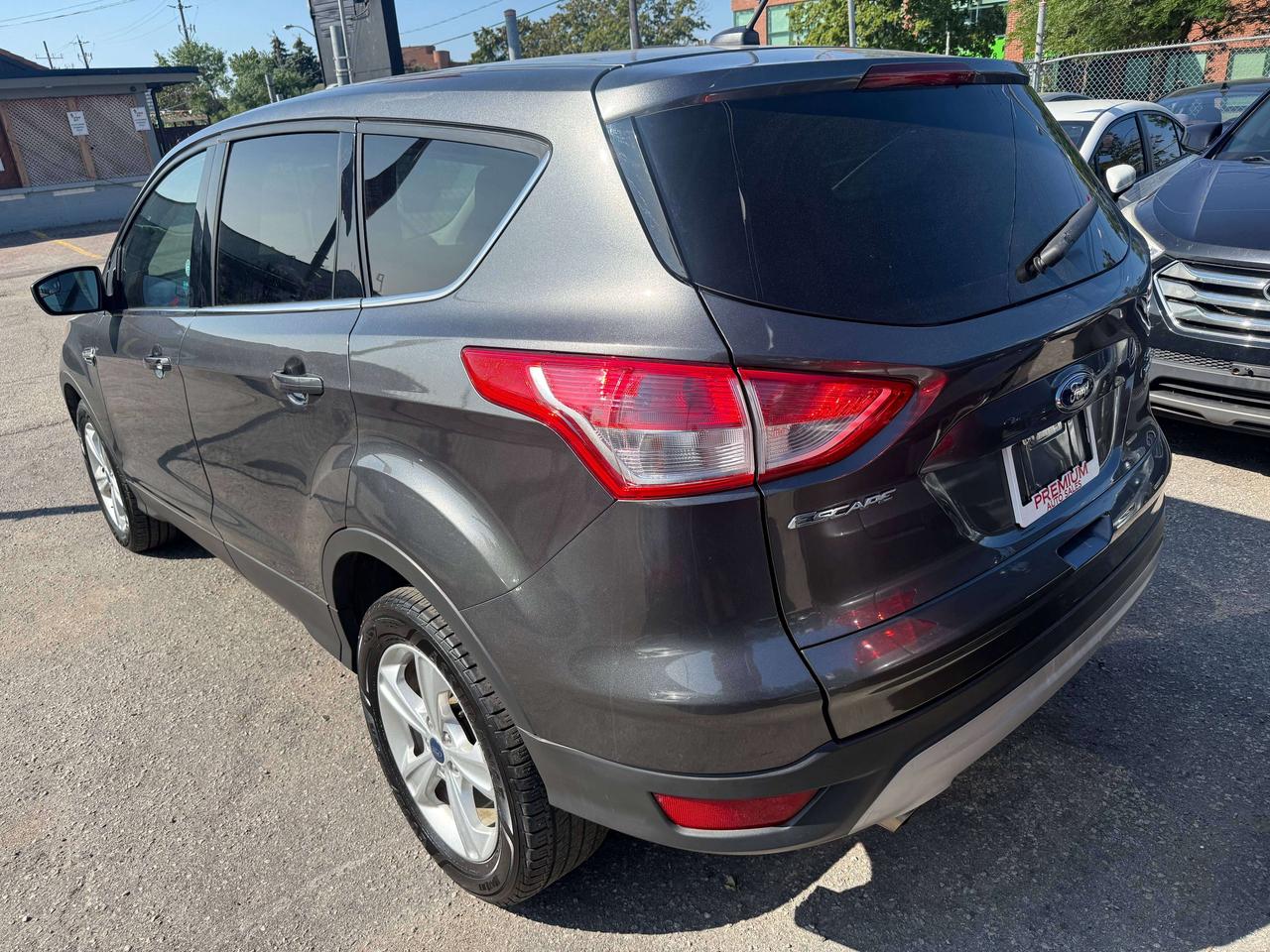 2015 Ford Escape *** 3 YEAR WARRANTY INCLUDED *** Photo