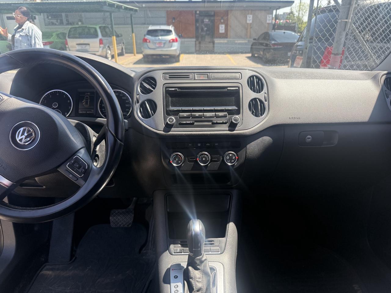 2014 Volkswagen Tiguan *** 3 YEAR WARRANTY INCLUDED *** Photo