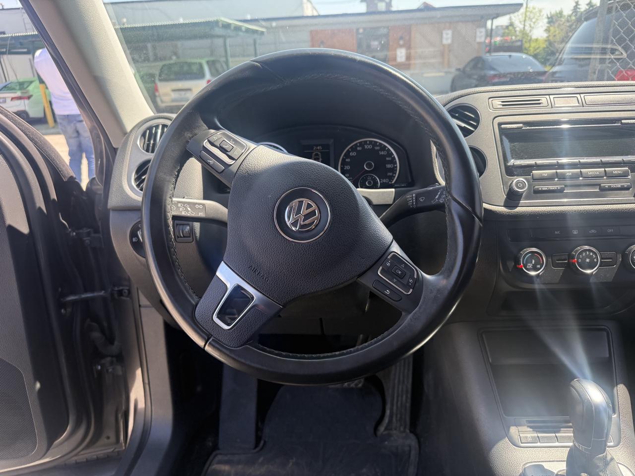 2014 Volkswagen Tiguan *** 3 YEAR WARRANTY INCLUDED *** Photo