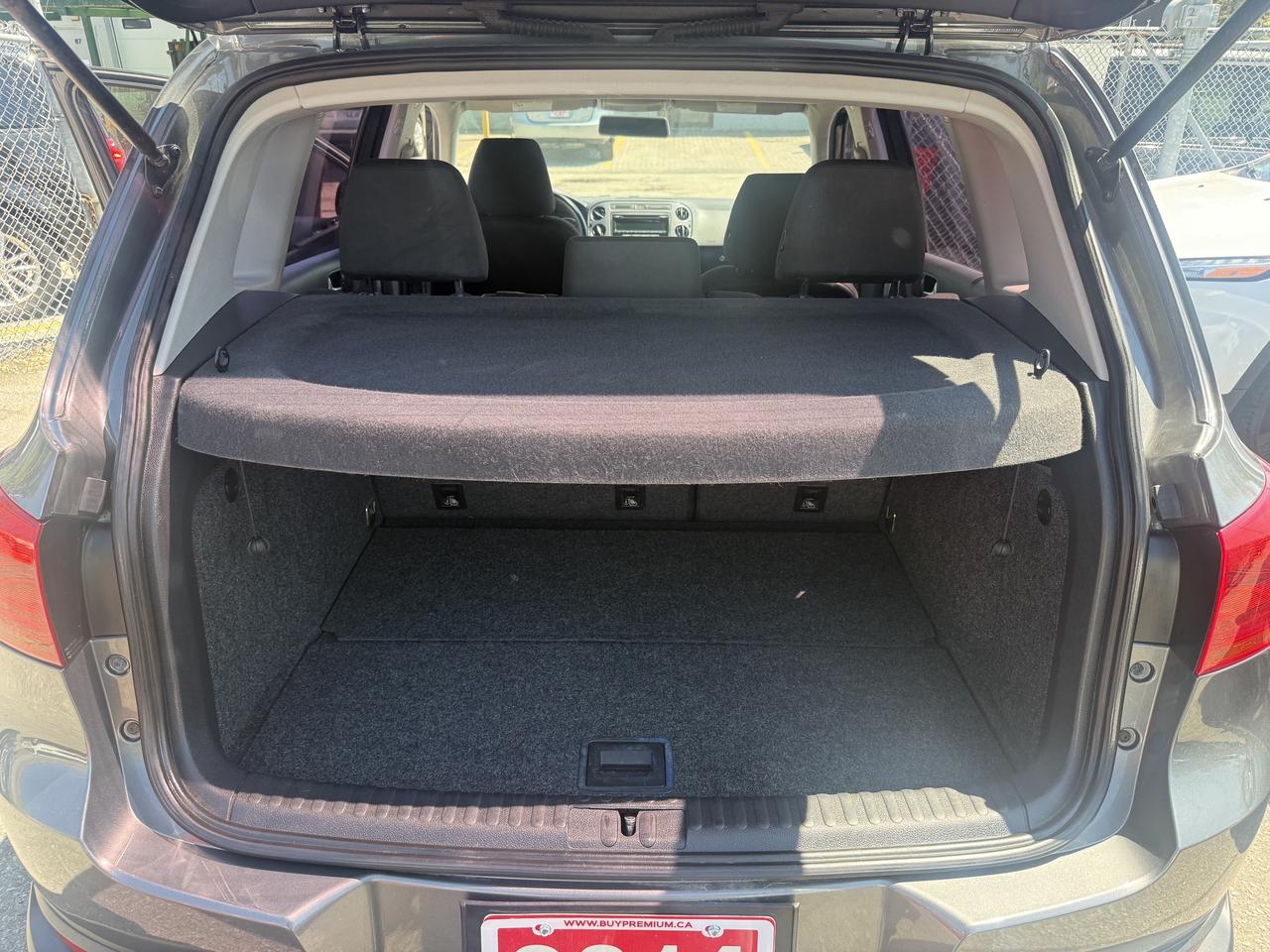 2014 Volkswagen Tiguan *** 3 YEAR WARRANTY INCLUDED *** Photo