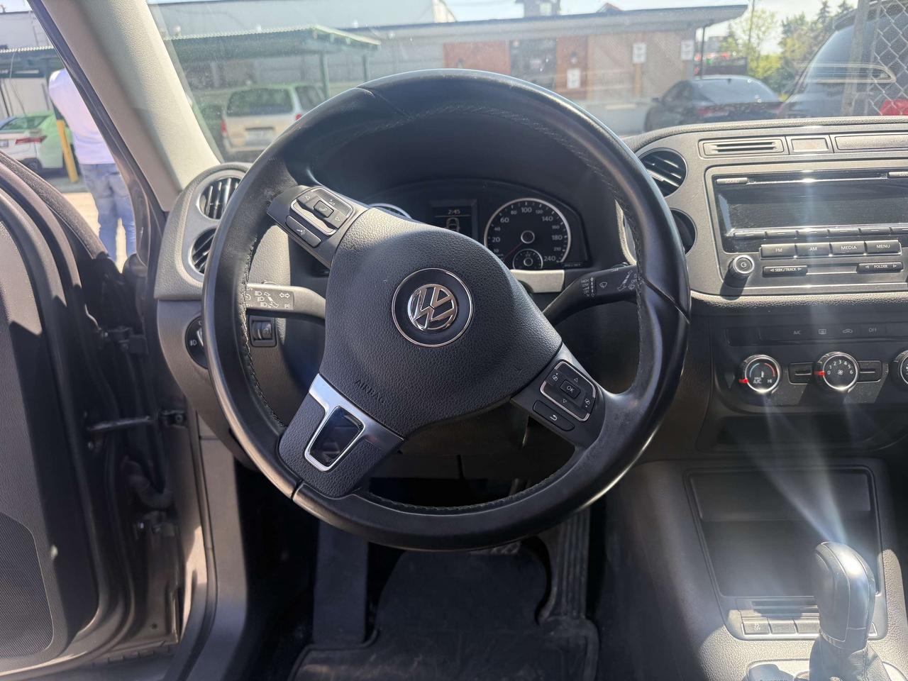 2014 Volkswagen Tiguan *** 3 YEAR WARRANTY INCLUDED *** Photo