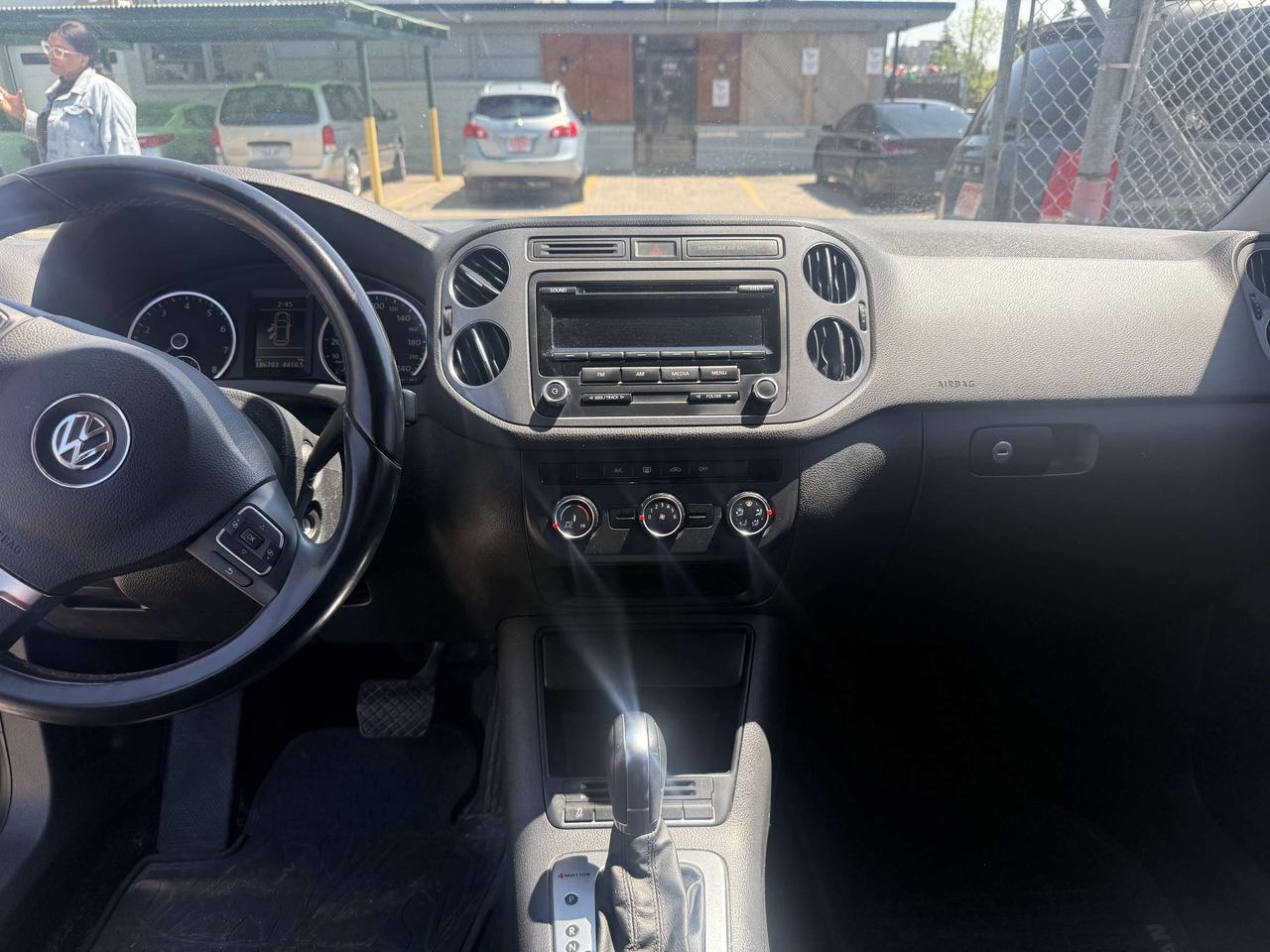 2014 Volkswagen Tiguan *** 3 YEAR WARRANTY INCLUDED *** Photo