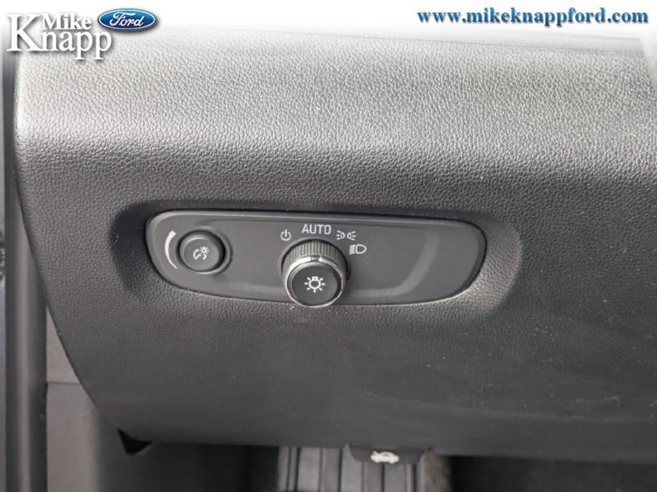 2018 Chevrolet Traverse LS Photo