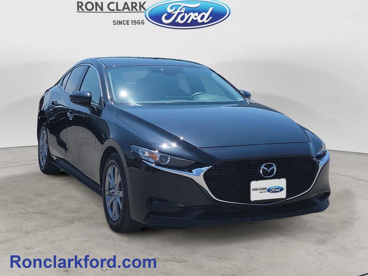 Used 2019 Mazda 3 GX (M6) 4dr Front-Wheel Drive Sedan for sale in Wyoming, ON