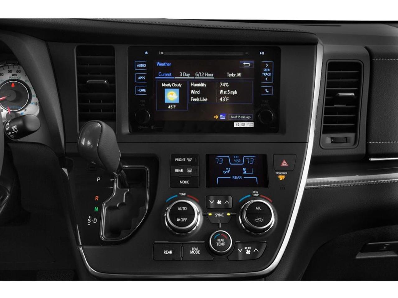 2015 Toyota Sienna SE 8 Passenger 4dr Front-wheel Drive Passenger Van Photo