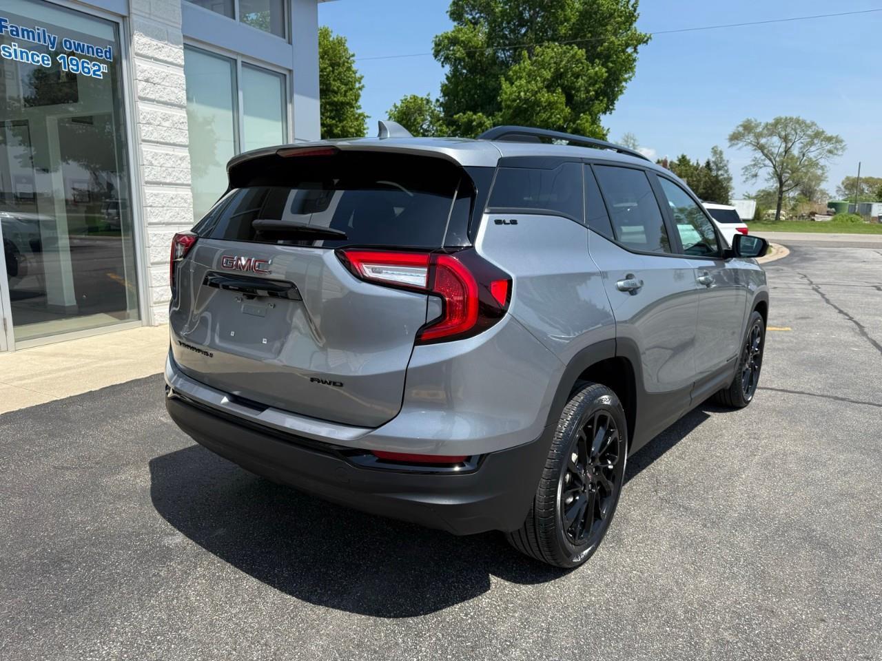 2024 GMC Terrain SLE 4dr All-Wheel Drive Photo