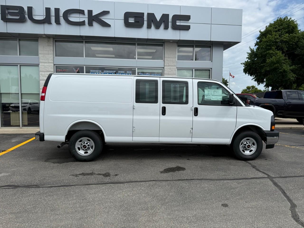 2026 GMC Savana 2500 Work Van Rear-Wheel Drive Extended Cargo Van Photo